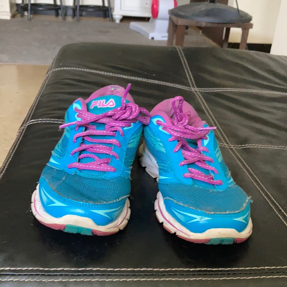 FILA size 8.5 blue and purple running shoes
